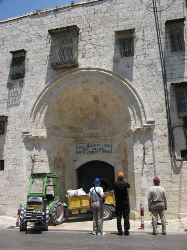 Loading...